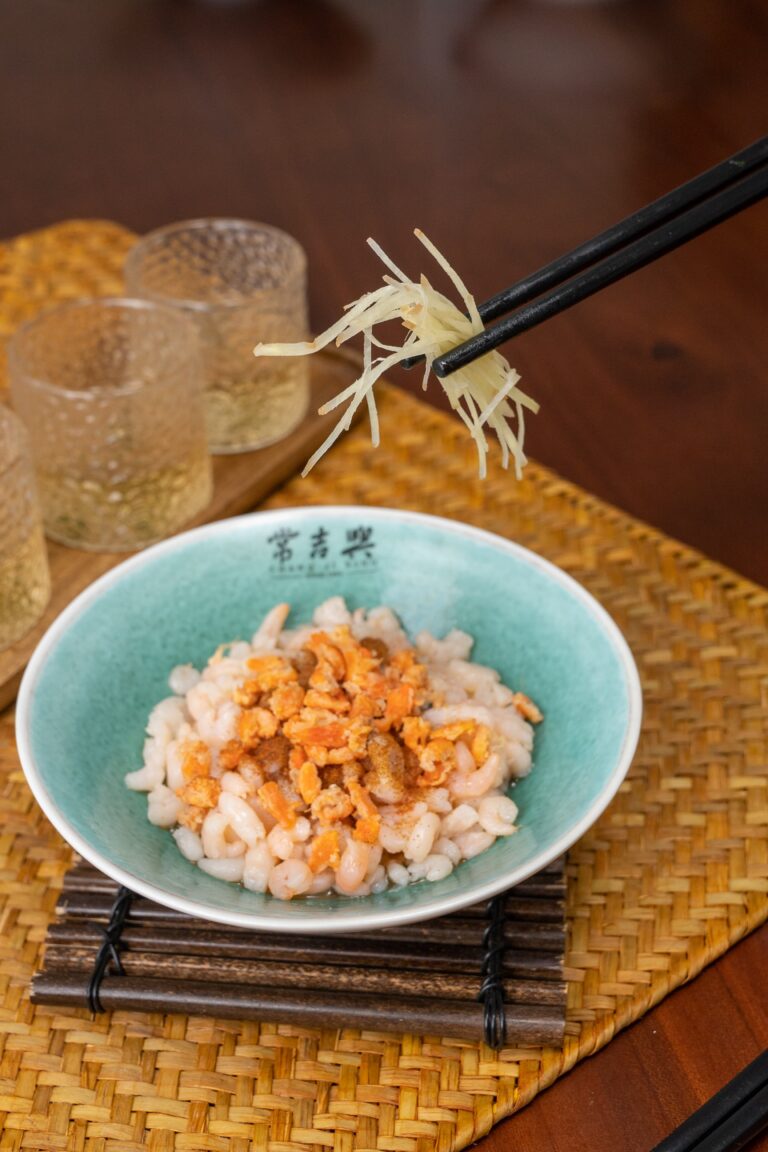 Noodles e condimenti